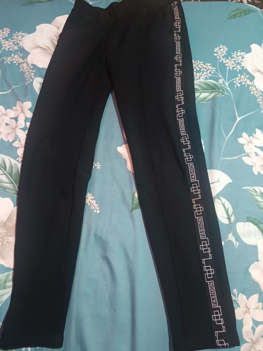 Pantaloni negri groși