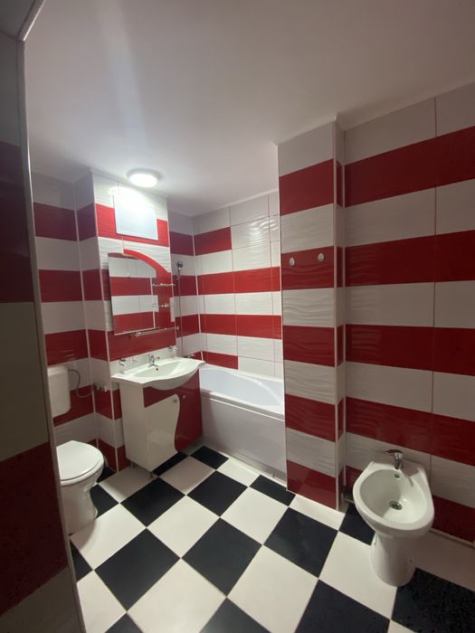 Inchiriez apartament!!