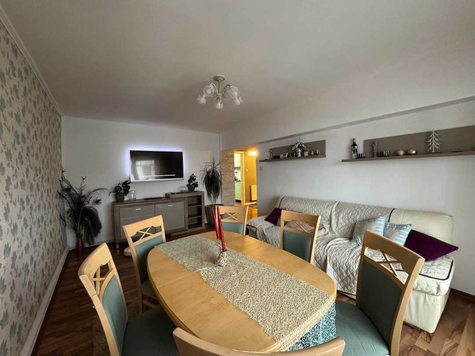 Vând apartament 4 camere ultracentral Gherla
