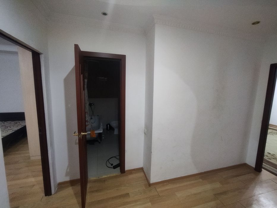 Продам квартиру Жубанова 27