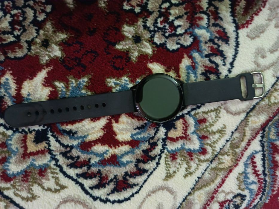 Смарт ватч сотилади