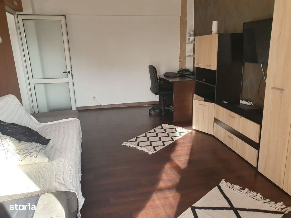 Piata M Viteazu, ap. 2 cam, et 1, mobilat, 350 euro