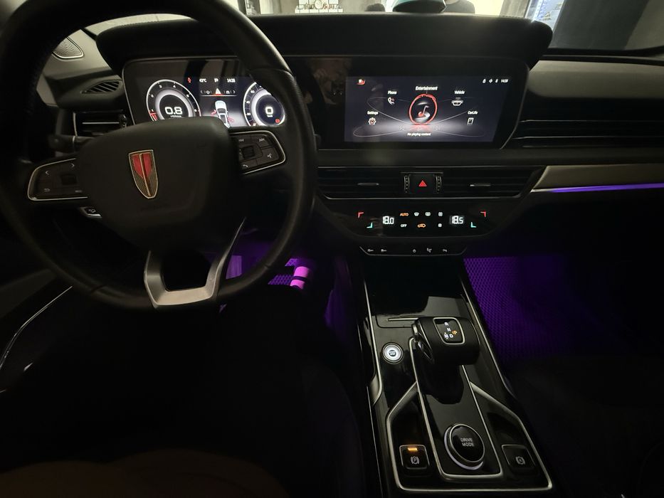 Продам машину hongqi hs 5