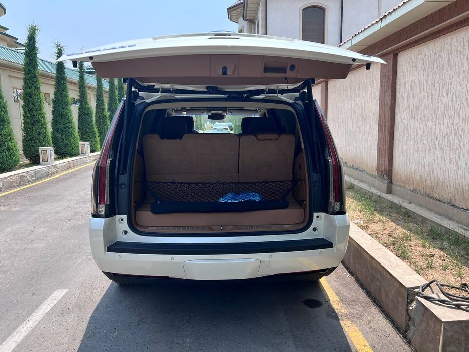 CADILLAC ESCALADE Sotiladi xolati allo