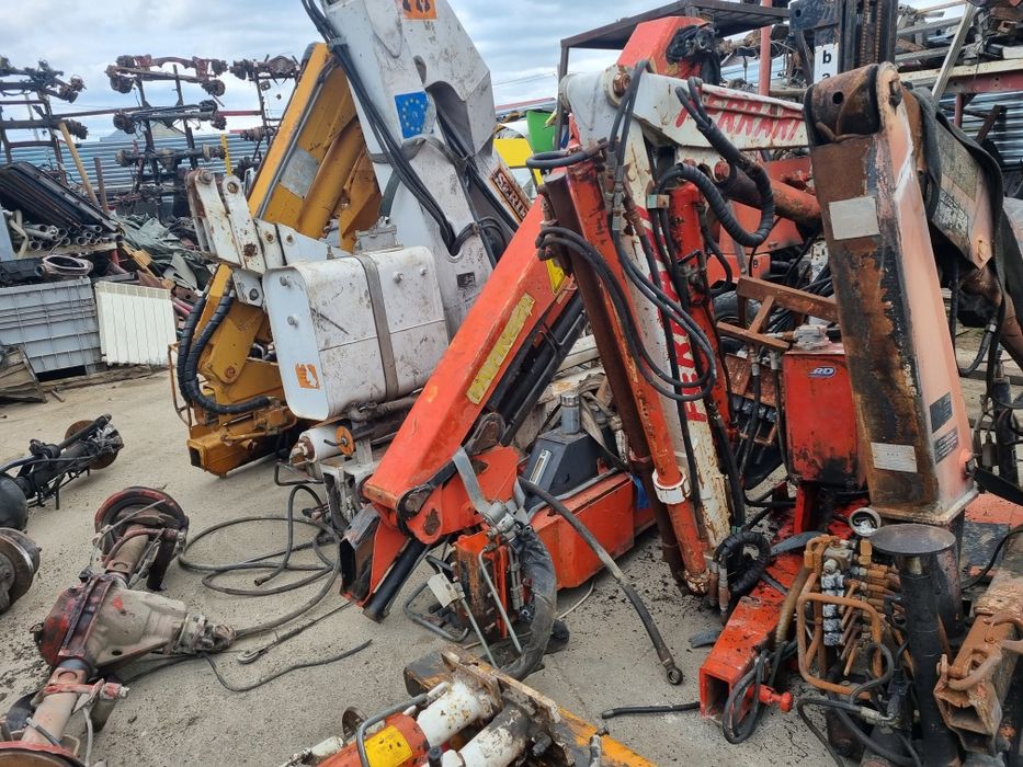 Vând macarale de diferite dimensiuni recent aduse din Italia