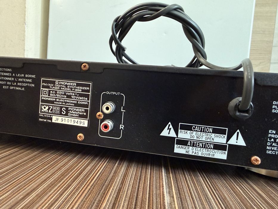 Pioneer F-656 Качествен тунер