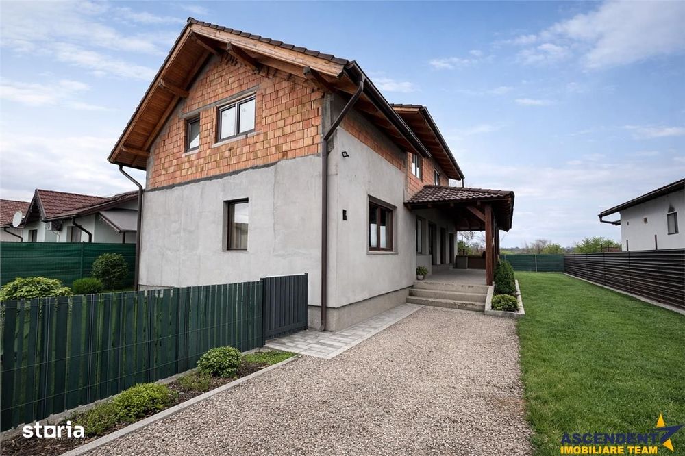 Vila individuala,5 camere,5  bai,170mp utili,areal A,teren 660 mp,Sang