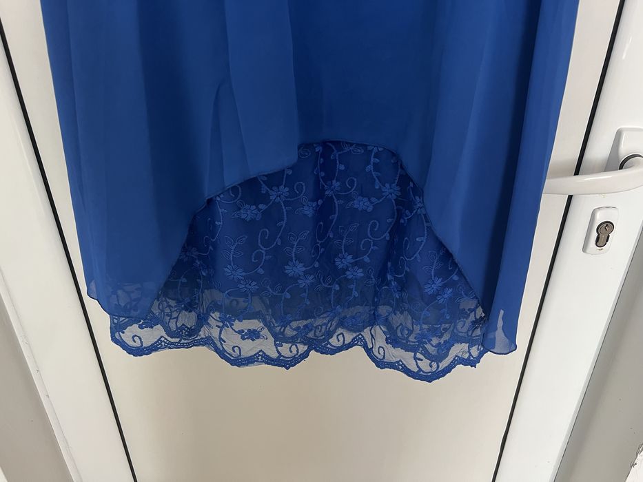 Чисто нова официална рокля