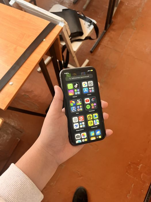 Айфон 11 черный.