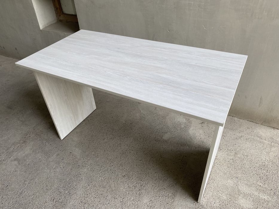 Письменный стол 400.000