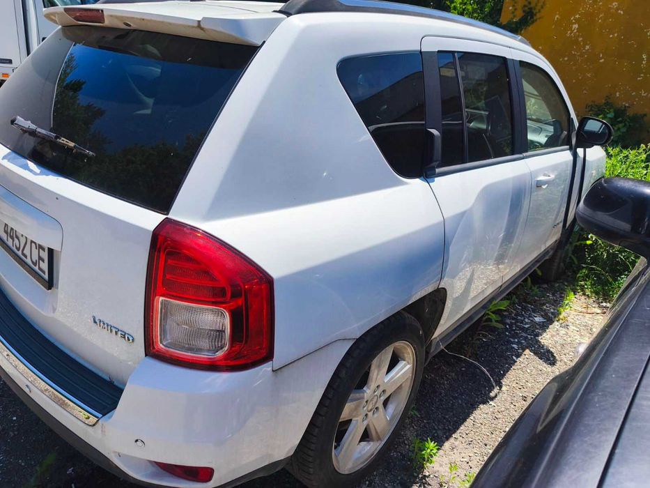 автомобил Jeep Compass