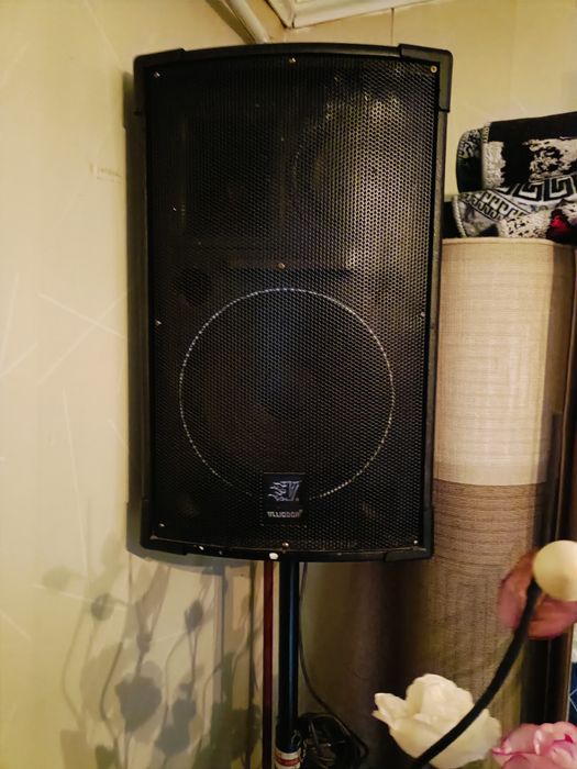 Vând boxe și mixer