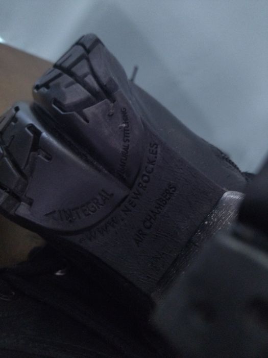 Ботуши с висок ток от колекцията METALLIC. New Rock