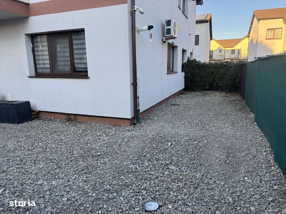 Apartament tip casa si curte privata 75 mp | 2 camere | parcare