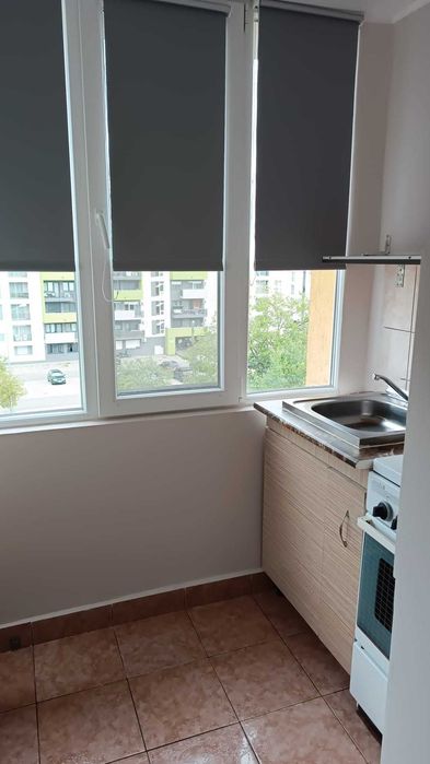 Apartament cu două camere de închiriat.