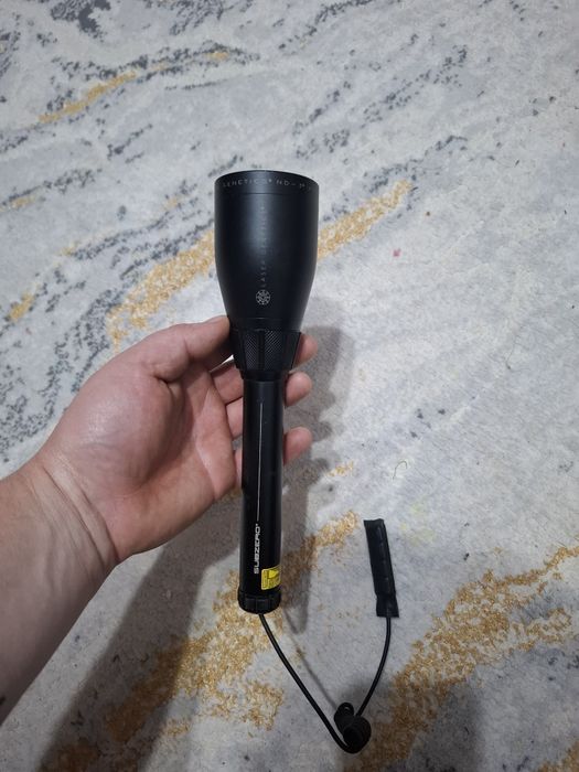 Lanterna laser de vanatoare