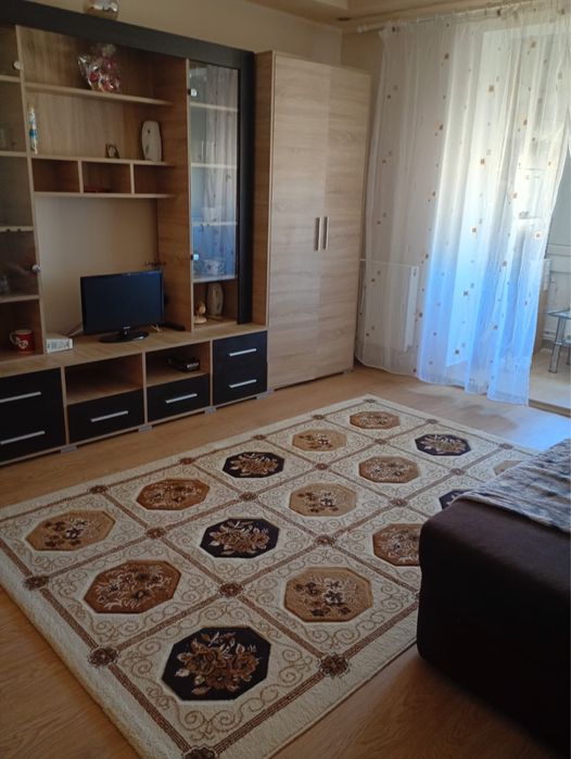 Vand apartament  cu 2 camere Deva
