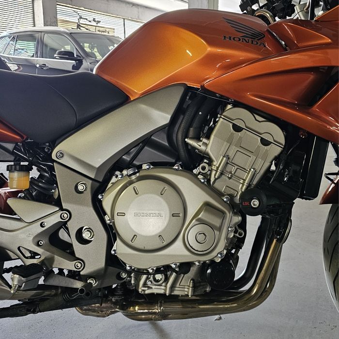 Vând Honda CBF1000