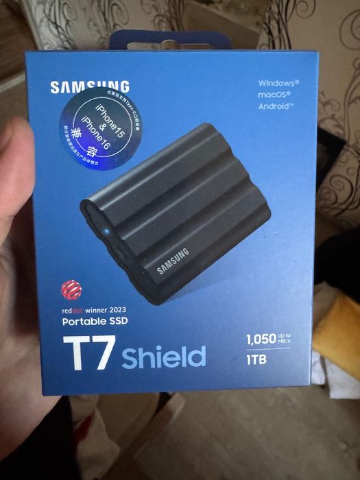 Samsung T7 Shield 1TB — внешний SSD