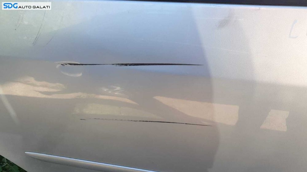 Usa Usi Portiera Portiere Dreapta Spate Dezechipata cu Defect Volkswagen Touran 1T2 2007 - 2010 Culoare LR7L