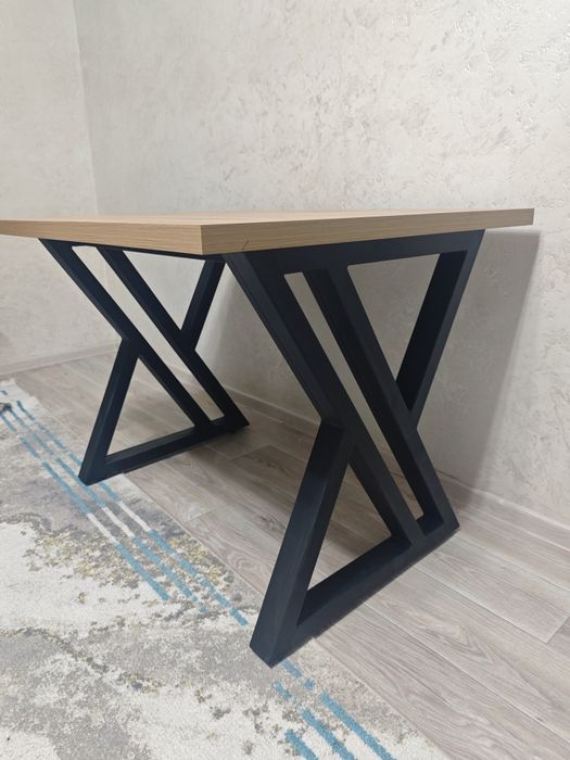 Продам стол на 4 персоны