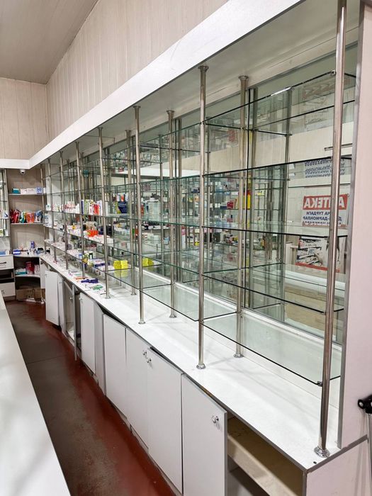 Apteka uchun vitrina