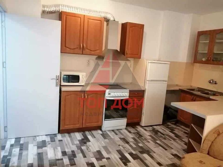 Дава се под наем Тристаен апартамент в Варна, Колхозен пазар - 80 кв.м за 561 € - Снимка #1