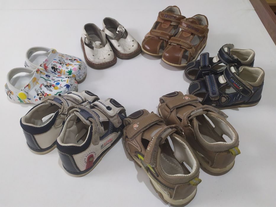 Продам детские сандалии
