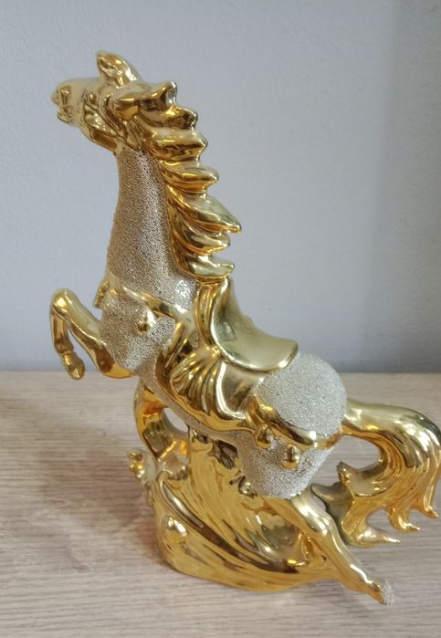 Конь сувенир продам