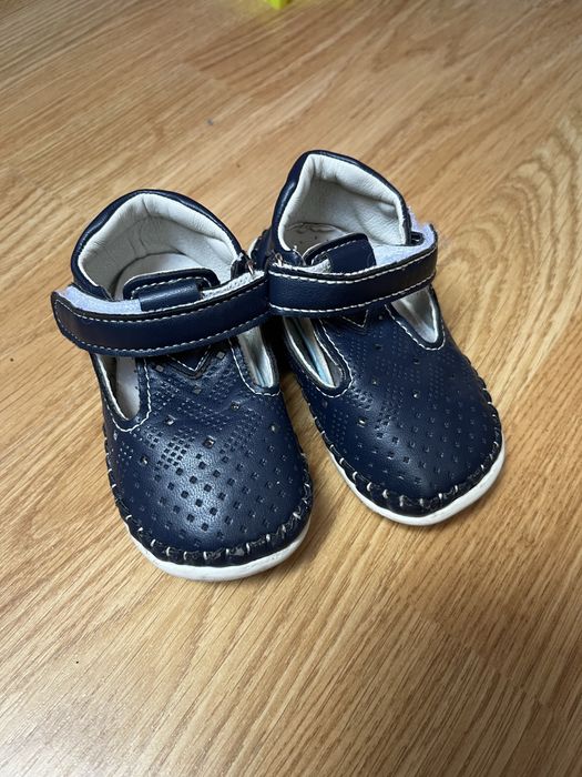 Sandale bebe marime 18/19