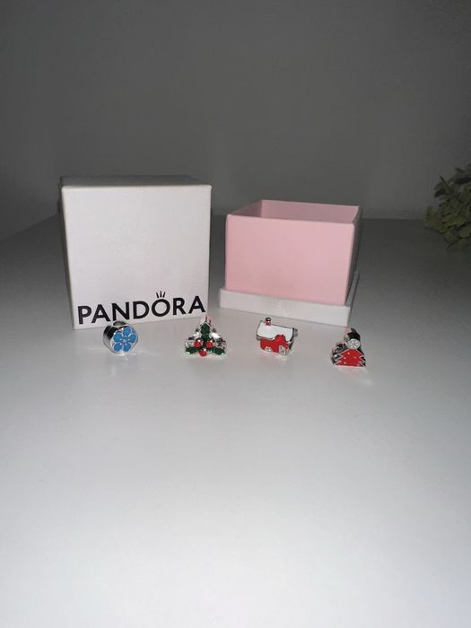 Christmas Charm pentru bratara Pandora