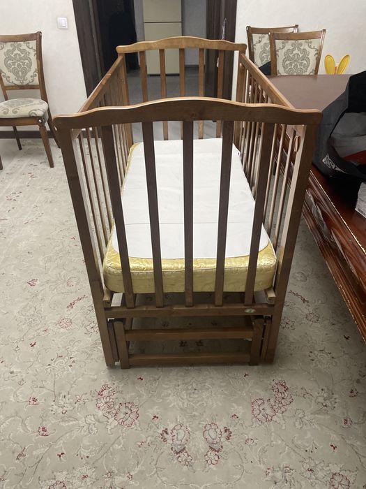 Продам детскую кроватку