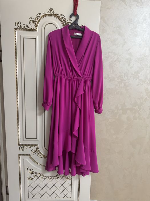 Продам платья одевала только один раз