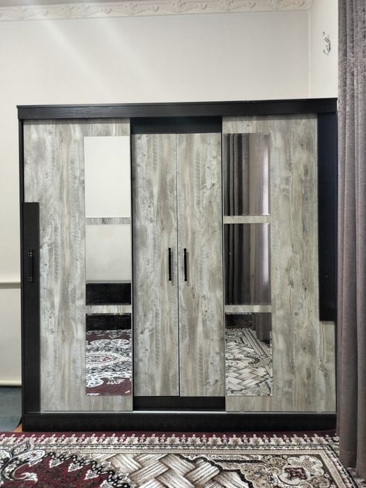 Shkaf shfaner sotiladi