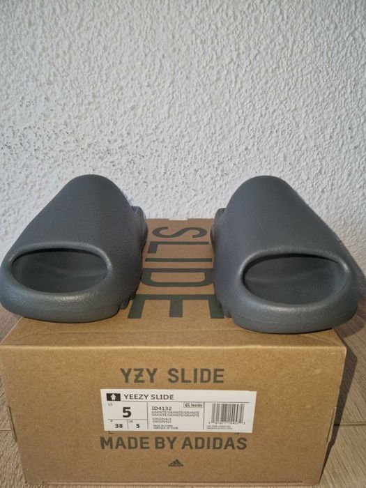 Yeezy Slide Grey