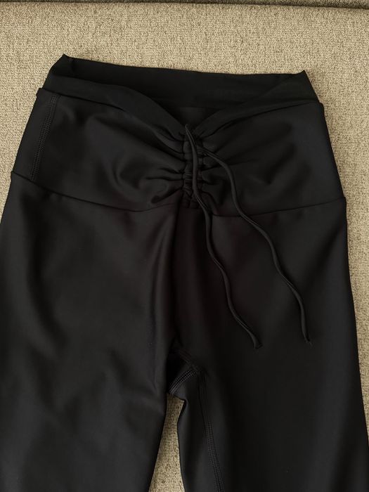Alo Airlift Divine Bra & Alo Airlift Mesh High-Waist Divine Legging