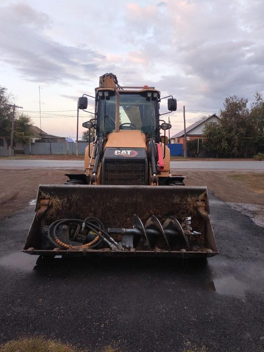 Услуги экскаватора. Погрузчика 3 в 1. Трактор.