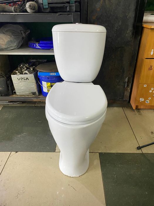 Продам унитаз в рабочем