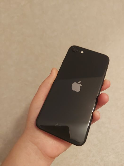 iPhone SE 64гб в идеале