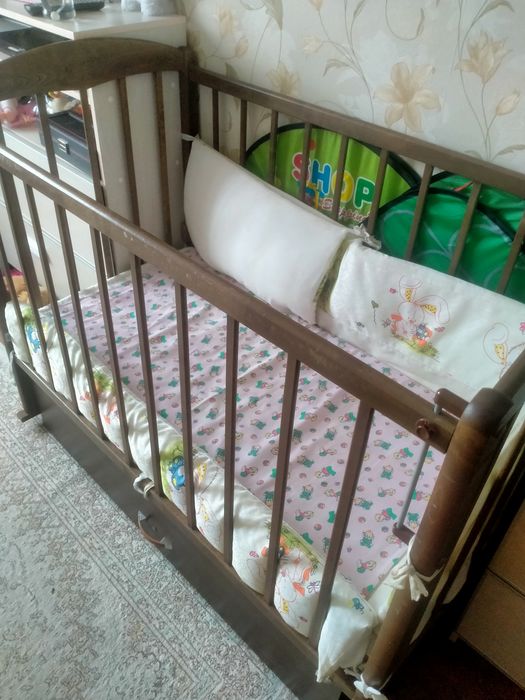 Детская кроватка