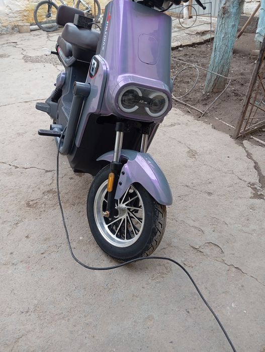 Скутер сотилад хали янги