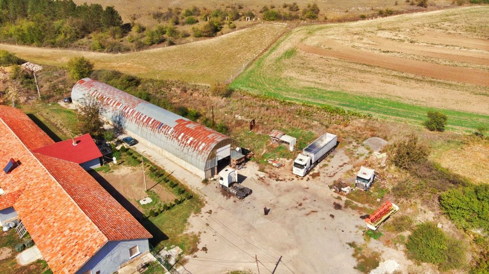 Продава се Промишлена сграда в с. Ушинци, Област Разград - 600 кв.м за 255 €/кв.м - Снимка #4