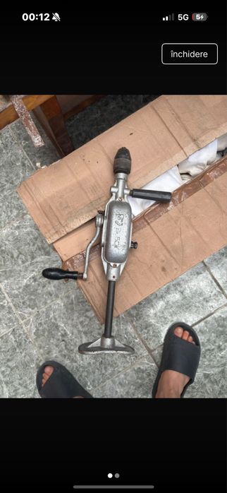 Mașină de găurit manuală vintage din metal model clasic pentru colecție atelier tâmplărie bricolaj decor industrial stare bună