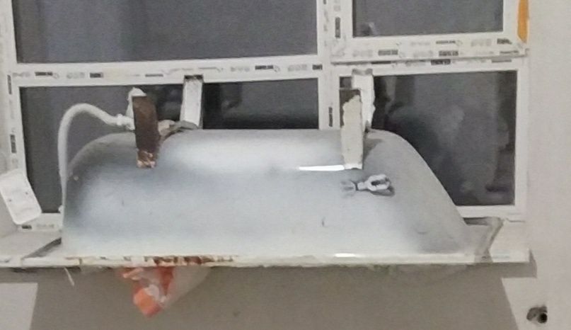 Ванна бу для строителей со смесителем, душевой лейкой и гофрой канализ