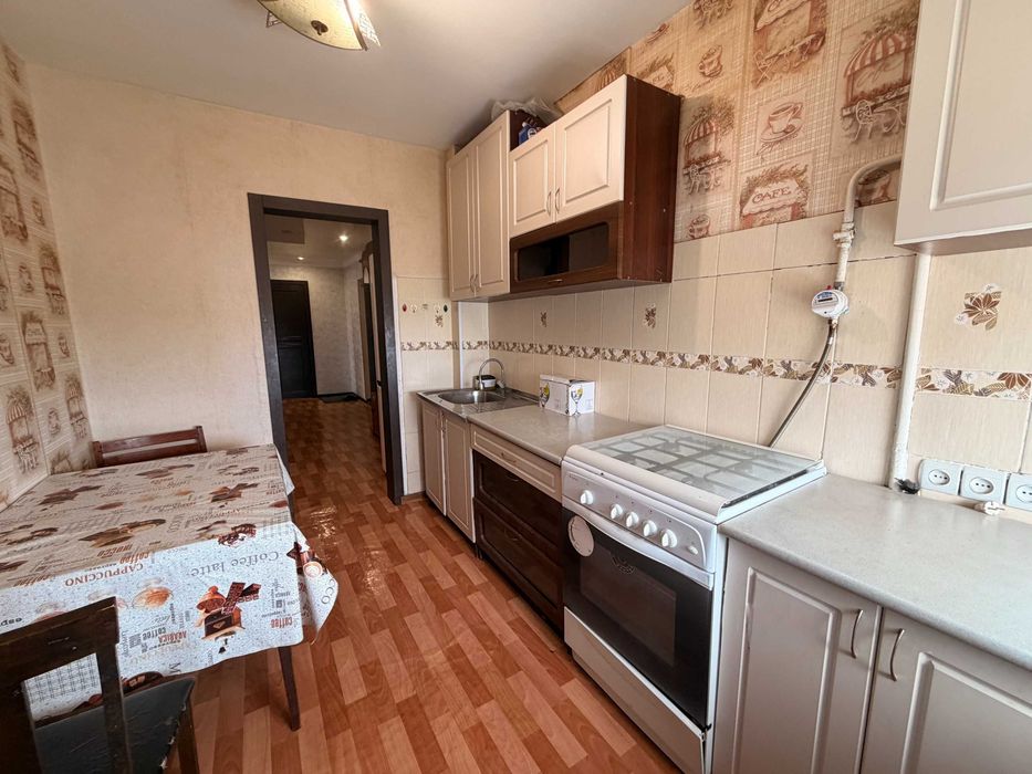 продам трех комнатную квартиру