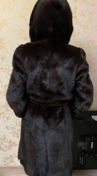 Продам норковую шубу
