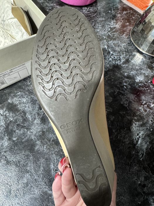 Продам туфли geox, кожанные