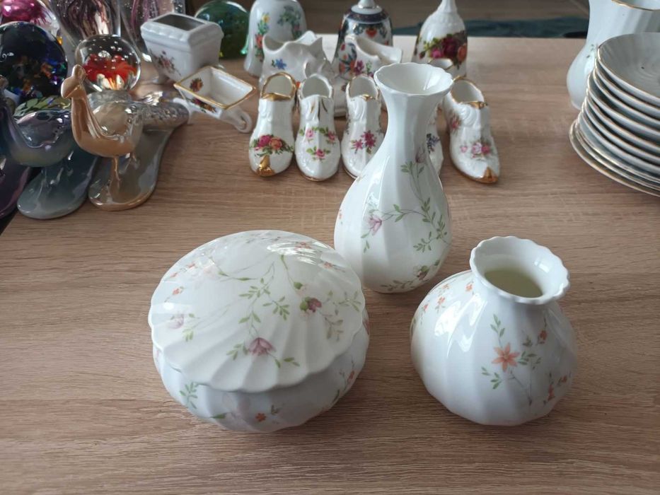 Бижутерка,вази,камбанки,обувчици,красотички от костен порцелан