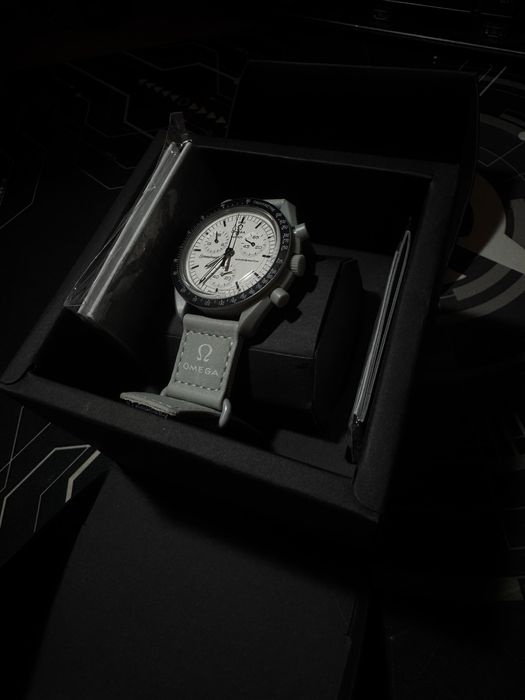 Omega x Swatch mission to moon