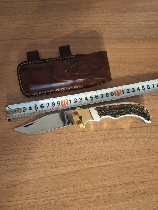 Briceag cutit vanatoare